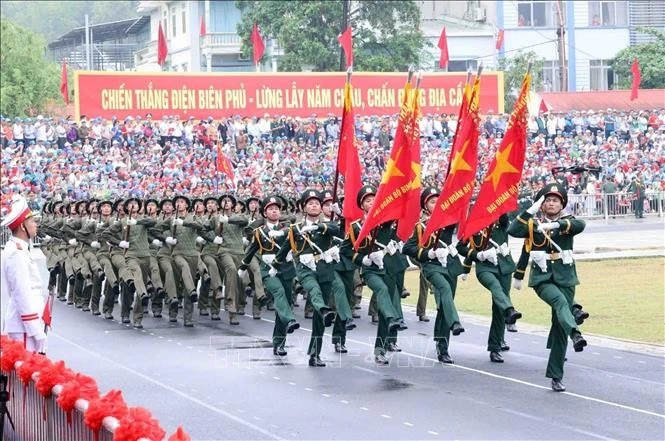 Les officiers et soldats de l'Armée populaire du Vietnam. Photo: VNA