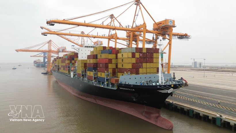 Des conteneurs au port international de Hai Phong. Photo: VNA