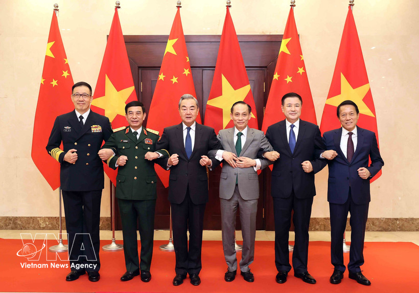 Les ministres des deux pays, lors de la première réunion du Dialogue stratégique au niveau ministériel des Affaires étrangères (AE), de la Défense et de la Sécurité publique Vietnam–Chine (3+3). Photo: VNA