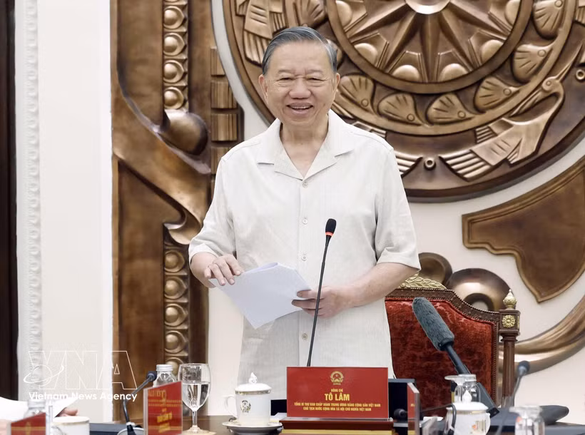 Le secrétaire général du Parti et président de la République, To Lam, s'exprime lors de la réunion. Photo: VNA