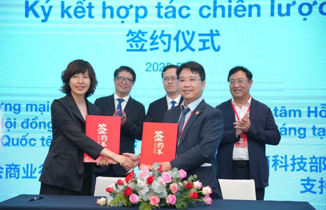 Le Centre national de soutien aux start-ups innovantes et le Comité du commerce et de l'industrie du Conseil chinois pour la promotion du commerce international signent un accord de coopération.Photo : VNA vna-potal-chuyen-giao-cong-nghe-ket-noi-thuong-mai-va-dau-tu-viet-nam-trung-quoc-8062703.jpg