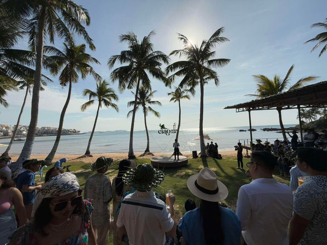 Cérémonie d'inauguration de la plage de Ciao Beach à l’île de Hon Thom. Photo : Sun Group anh-viber-2025-01-10-16-19-58-275.jpg