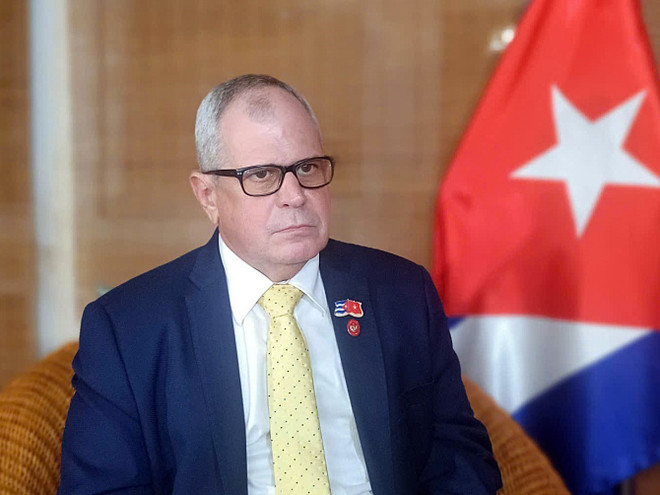 Le secrétaire de l'Assemblée nationale et du Conseil d'État, Homero Acosta Álvarez. Photo : VNA vna-potal-tong-thu-ky-quoc-hoi-va-hoi-dong-nha-nuoc-cuba-homero-acosta-alvarez-tra-loi-phong-van-phong-vien-8312476.jpg