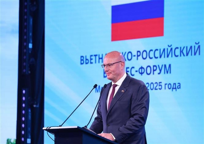 Le vice-Premier ministre russe, Dmitri Tchernychenko, s'exprime au forum. Photo : VNA vna-potal-tong-bi-thu-to-lam-du-dien-dan-doanh-nghiep-viet-nam-nga-8025539.jpg