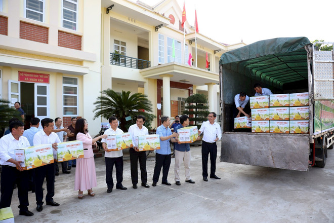 Le pamplemousse de Soi Ha, district de Yen Son (Tuyen Quang), expédié vers le marché britannique. (Photo : Hoang Hai/VNA) vna-potal-trien-vong-xuat-khau-nong-san-tuyen-quang-sang-thi-truong-chau-au-7737785.jpg
