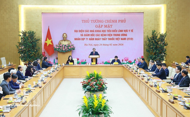 vnanet-potal-thu-tuong-gap-mat-dai-dien-cac-nha-khoa-hoc-tieu-bieu-trong-linh-vuc-y-te-8605206.jpg