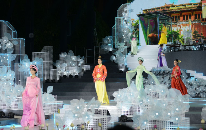 Photo : VNA ao-dai.jpg