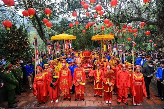 Les fêtes de Giong, célébration ancestrale inscrite au patrimoine culturel immatériel de l'UNESCO. Photo : VNA 0502-le-hoi-den-giong.jpg