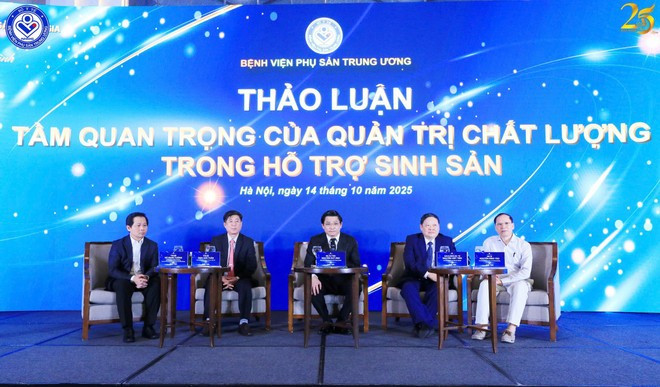 Les experts échangent lors du séminaire. (Photo : PV/Vietnam+) thao-luan.jpg