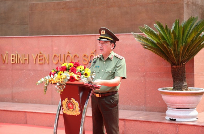 Le vice-ministre de la Sécurité publique, Tran Quoc To, s'exprime lors de l'événement. Photo : cand.com.vn 805a7817-1745913845725.jpg