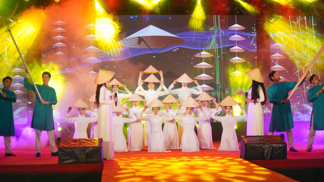 Un numéro artistique lors de la soirée. Photo : VNA vna-potal-khai-mac-ngay-van-hoa-viet-nam-han-quoc-tai-hue-8301167.jpg