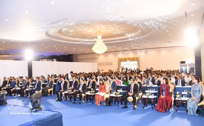 vnanet-potal-viet-nam-lao-tang-cuong-hop-tac-dau-tu-thuc-day-ket-noi-hanh-lang-kinh-te-dong-tay-8681603.jpg
