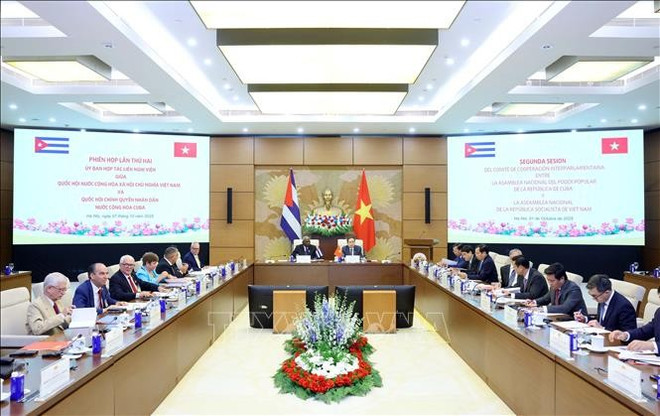 La deuxième réunion du Comité de coopération interparlementaire Vietnam–Cuba. Photo : VNA cuba1-011025.jpg