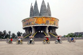 Le 1ᵉʳ quartier de Mong Cai est le cœur de la zone touristique nationale de Tra Co. Photo: VNA