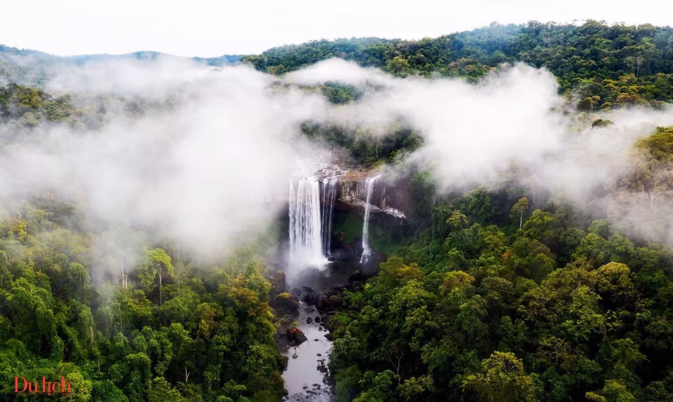 La Réserve naturelle de Kon Chu Rang abrite un système de cascades, de rivières, et de montagnes, au sein d'une forêt tropicale luxuriante, créant une toile de fond impressionnante de la nature. Photo: tcdulichtphcm.vn