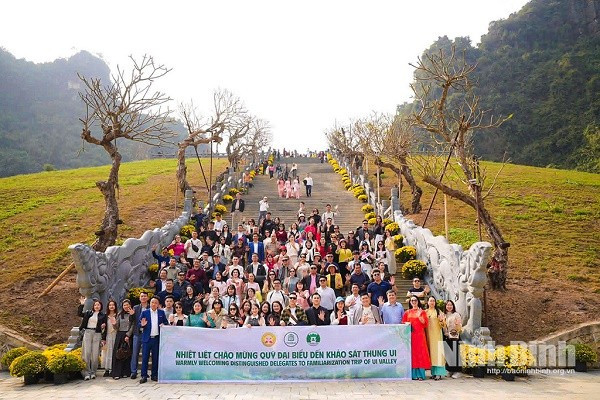 Lors d’un programme de familisation organisé le 2 février avec la participation de plusieurs centaines d’agences de voyage, Thung Ui a suscité un intérêt marqué de la part des professionnels du tourisme. Ils ont souligné la capacité de ce site à attirer tant les visiteurs nationaux qu’internationaux grâce à son paysage original, son calme naturel et son riche héritage culturel.