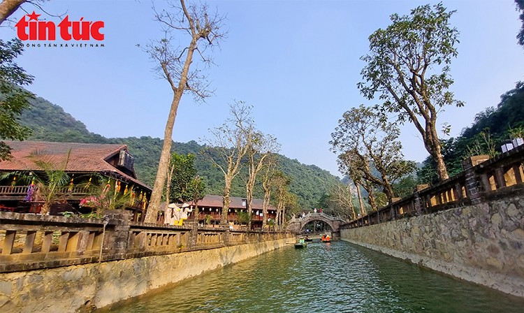 Le site touristique développé sur une superficie d’environ 270 hectares, actuellement en phase d’achèvement et dont l’ouverture au public est prévue à l’occasion du Nouvel An lunaire 2026.