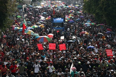 La Thaïlande promulgue un décret d'urgence pour interdire les rassemblements à Bangkok
