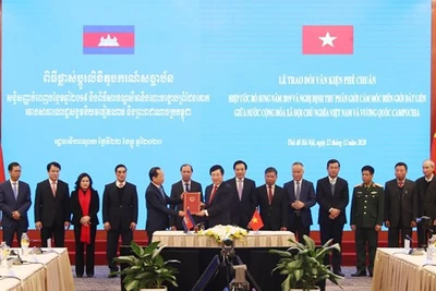 Mise en vigueur des documents juridiques sur la démarcation et le bornage de la frontière Vietnam-Cambodge 