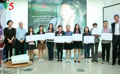 Le Concours mondial d’éloquence en anglais EF Challenge 2017 au Vietnam