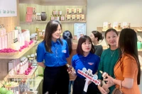 La coopérative Hanoi Xanh présente des produits respectueux de l'environnement. Photo : VNA