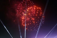 Feu d'artifice artistique lors de la soirée d'ouverture. Photo : Trinh Bang Nhiem - VNA