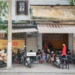 Un café torréfié au bois centenaire au cœur de Hanoï