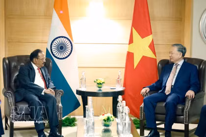 Le secrétaire général du Parti communiste du Vietnam et président de la République, To Lam et le conseiller à la sécurité nationale de l’Inde, Ajit Doval. Photo: VNA
