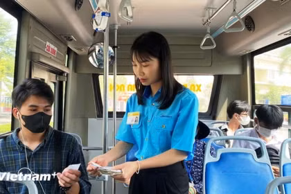 Hanoï abandonne les abonnements papier dans les bus dès le 1er juillet. Photo : VN+