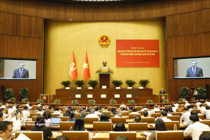 Le secrétaire général et président To Lam prononce un discours lors de la Conférence sur la diffusion de la Résolution n° 06-NQ/TW. Photo : VNA