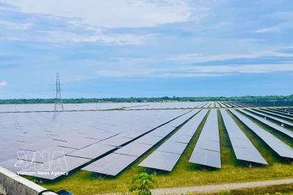 Les centrales solaires Gio Thanh 1 et Gio Thanh 2 ont une capacité totale de 100 MWc et représentent un investissement total de 2 300 milliards de VND. (Photo : VNA)
