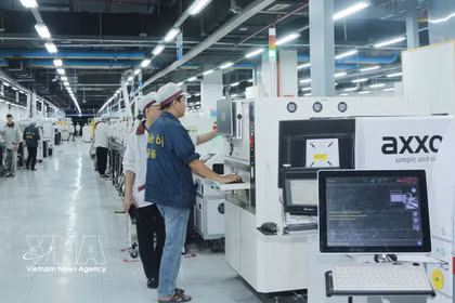 Wistron Infocomm Vietnam Co., Ltd., entreprise à investissement direct étranger (IDE), investit depuis 2021 dans le parc industriel de Dong Van III, province de Ninh Binh, et y a créé plus de 12.800 emplois. Photo : VNA