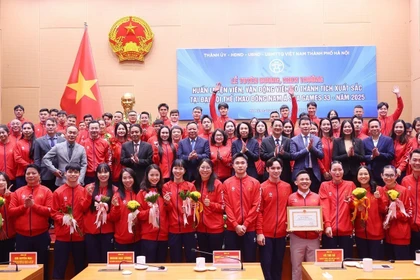 Délégués lors de la cérémonie de Hanoï. Photo : VNA