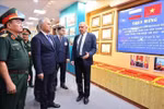 Le président de la Douma d’État russe en visite au Centre tropical Vietnam–Russie. Photo : VNA