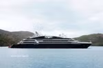 Vers midi le 10 février, le yacht de luxe Le Jacques-Cartier, battant pavillon français et appartenant à la compagnie Ponant, a accosté au port de Ben Dam. Photo : VNA