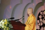 Le grand Vénérable Thich Tri Quang, patriarche suprême du Conseil de patronage de la SBV s'exprime lors de la cérémonie. Photo : VNA