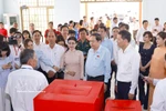 Le 5 mars, le président de l'Assemblée nationale, Tran Thanh Manh, a effectué une inspection de terrain au bureau de vote n° 4, circonscription électorale n° 17 – quartier de Tan Trieu, province de Dong Nai. Photo : VNA