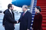 À 7h05, le 28 octobre (heure locale), le secrétaire général du Parti Tô Lâm et son épouse Ngô Phuong Ly, accompagnés d'une délégation vietnamienne de haut niveau, sont arrivés à l'aéroport London Stansted. Photo: VNA