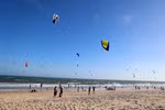 La plage de Mui Ne attire de nombreux touristes internationaux. Photo : VNA
