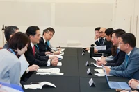 Réunion entre le ministre vietnamien de l'Industrie et du Commerce, Nguyên Hông Diên, et le ministre d'État au Cabinet du Japon, Kazuchika Iwata, à Melbourne. Photo: VNA