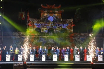 Cérémonie d'ouverture du Festival international pour la préservation et le développement des villages artisanaux 2025. Photo: VNA