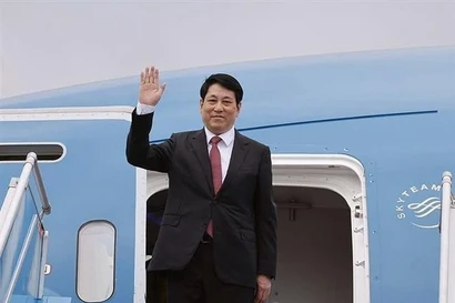 Le président Luong Cuong se rend au Laos pour une visite d'État. Photo: VNA