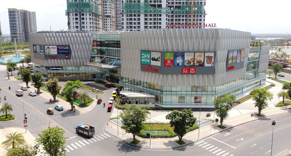 Les clients peuvent faire leurs achats et profiter des commodités des supermarchés modernes de Hô Chi Minh-Ville.