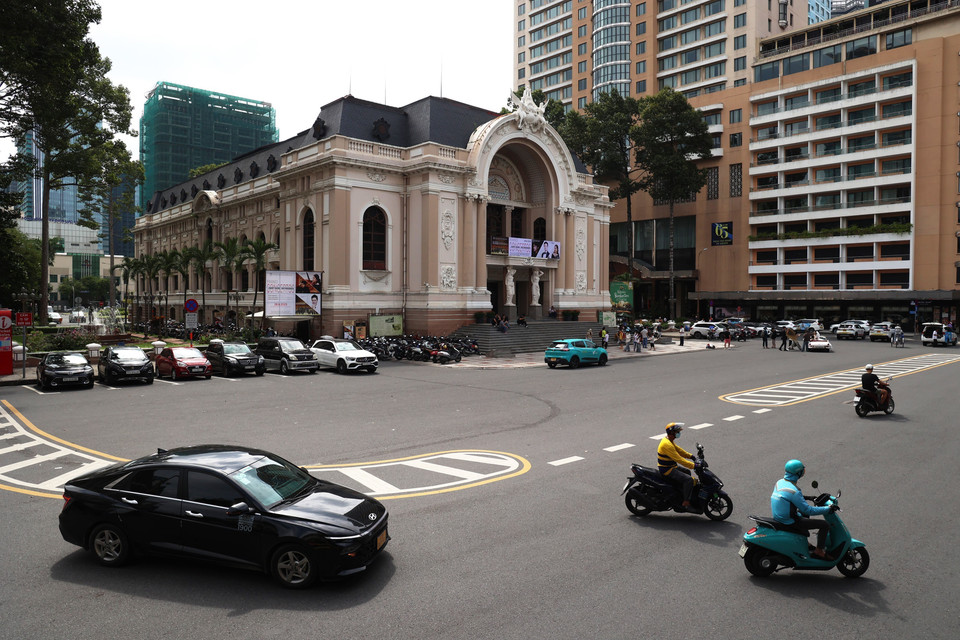 Un espace paisible au cœur de Hô Chi Minh-Ville, sur la place Lam Son, en face du Théâtre de la Ville.