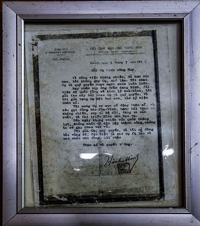 Lettre du Président Hô Chi Minh à M. Dinh Công Huy en 1947. Photo: VNA
