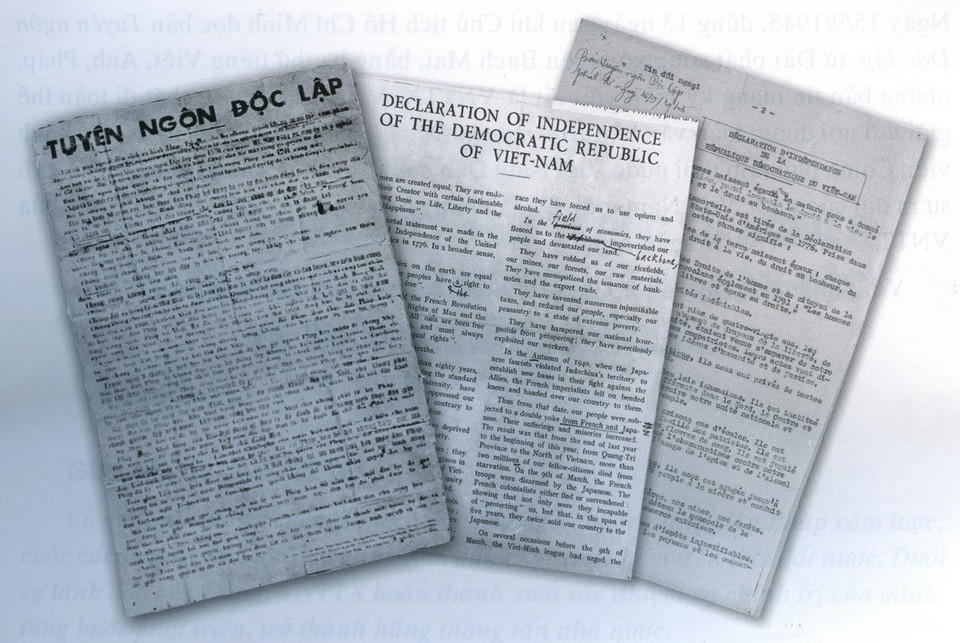 Le 15 septembre 1945, l’Agence vietnamienne d’Information – nommée ainsi par le Président Hô Chi Minh – a publié l’intégralité de la Déclaration d’Indépendance ainsi que la liste des membres du gouvernement provisoire de la République démocratique du Vietnam, dans des bulletins en trois langues : vietnamien, anglais et français. Cet événement marqua une étape historique non seulement pour l’Agence vietnamienne d’Information, mais aussi pour l’ensemble de la nation. Depuis lors, le 15 septembre est célébré comme la Journée traditionnelle de la VNTTX, aujourd’hui Agence vietnamienne d’Information (VNA). Photo: VNA