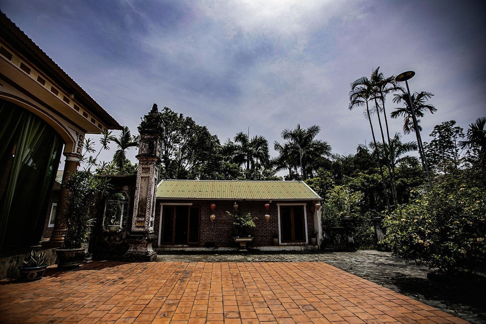 L’espace de vie de la famille Dinh Công, situé à Muong Coi, commune de Luong Son, province de Phu Tho, conserve encore de nombreux traits anciens et empreints d’authenticité. Photo: VNA