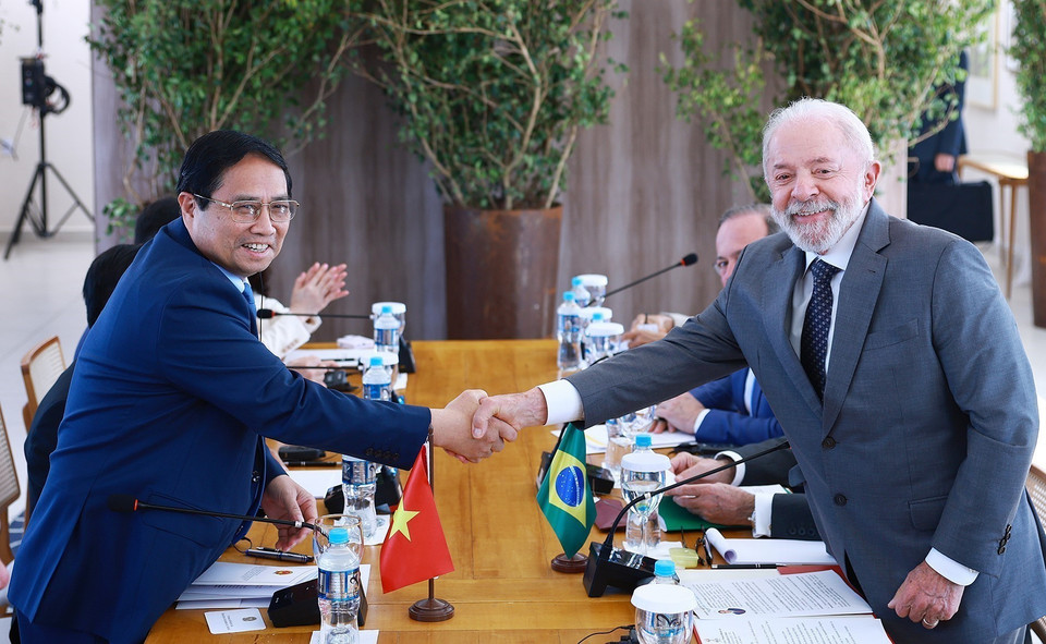 Entrevue entre le Premier ministre Pham Minh Chinh et le président du Brésil, Lula da Silva. Photo: VNA