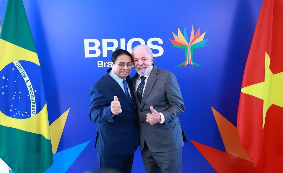 Le Premier ministre Pham Minh Chinh (gauche) et le président brésilien Lula da Silva. Photo: VNA