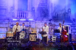 La soirée d’ouverture a proposé des performances des troupes musicaux que sont Song Hong Jazz Band, Nguyen Le Special Quartet et Senri Kawaguchi Special Fusion Band. Photo: VNA